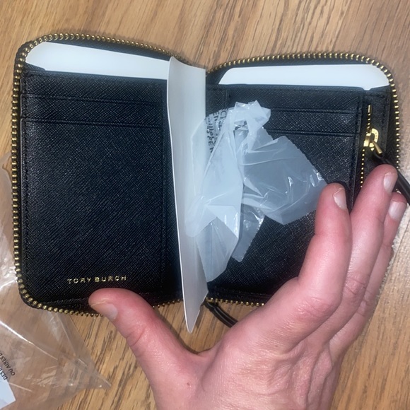 Tory Burch Black Leather Wallet - Brand new never used - Picture 4 of 6